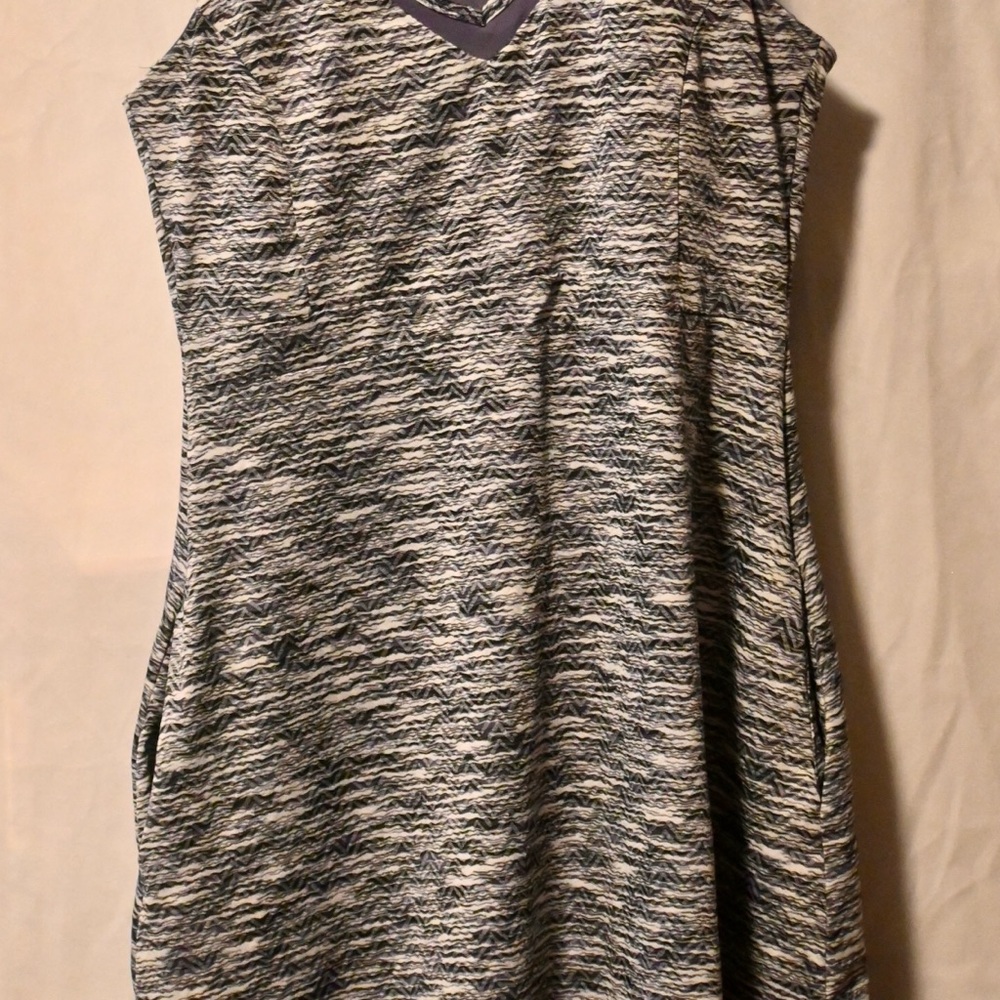 MPG Black and Gray Sleeveless Boxy Tunic